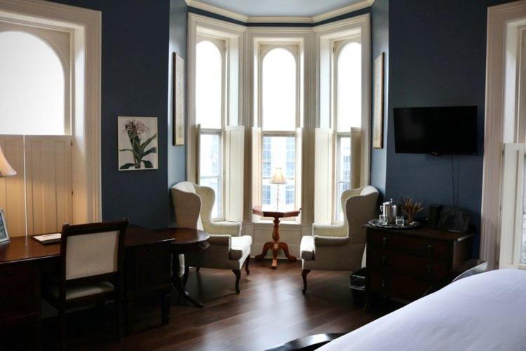 The Joshua Wilton House Hotel Harrisonburg Bagian luar foto