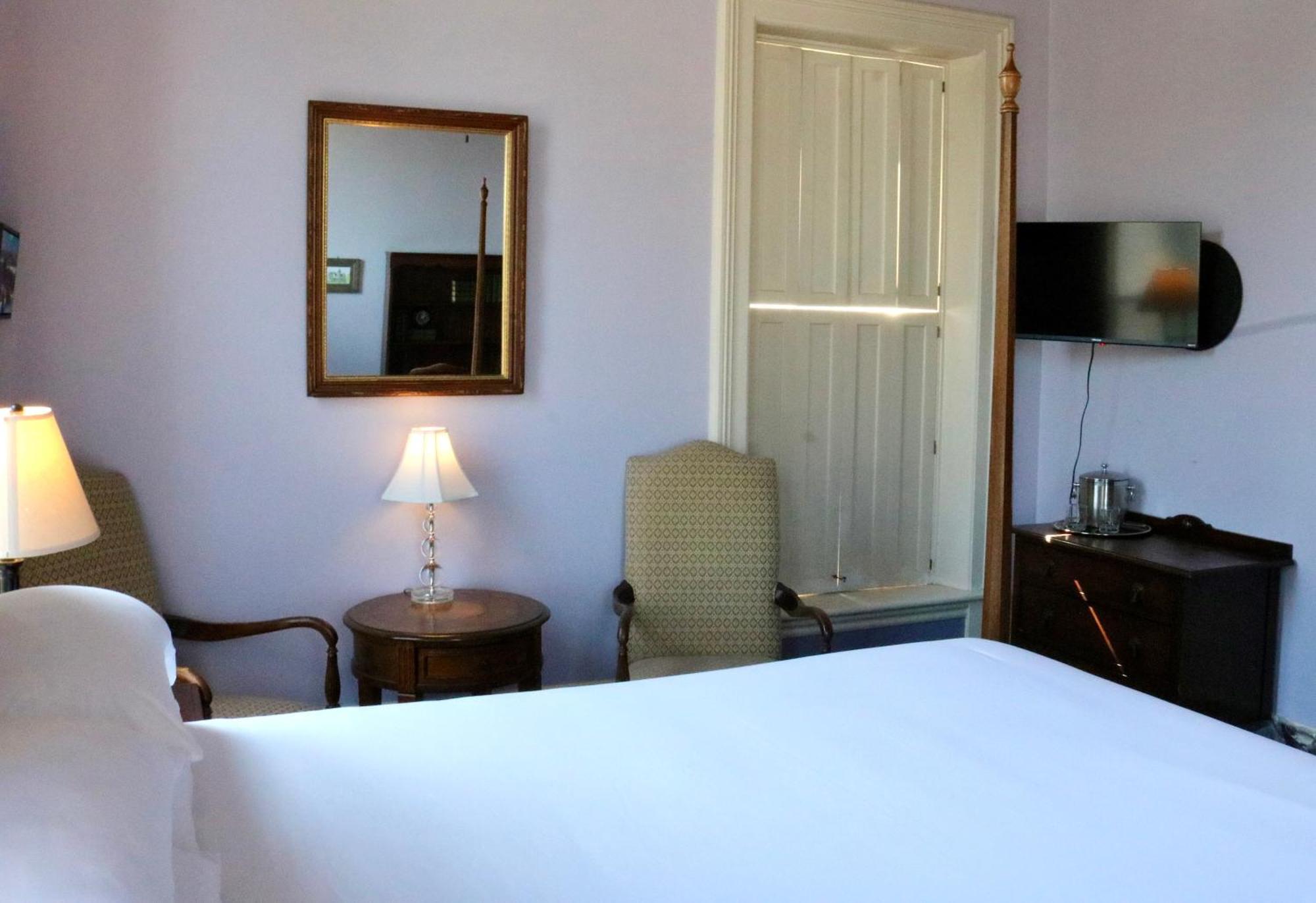 The Joshua Wilton House Hotel Harrisonburg Bagian luar foto