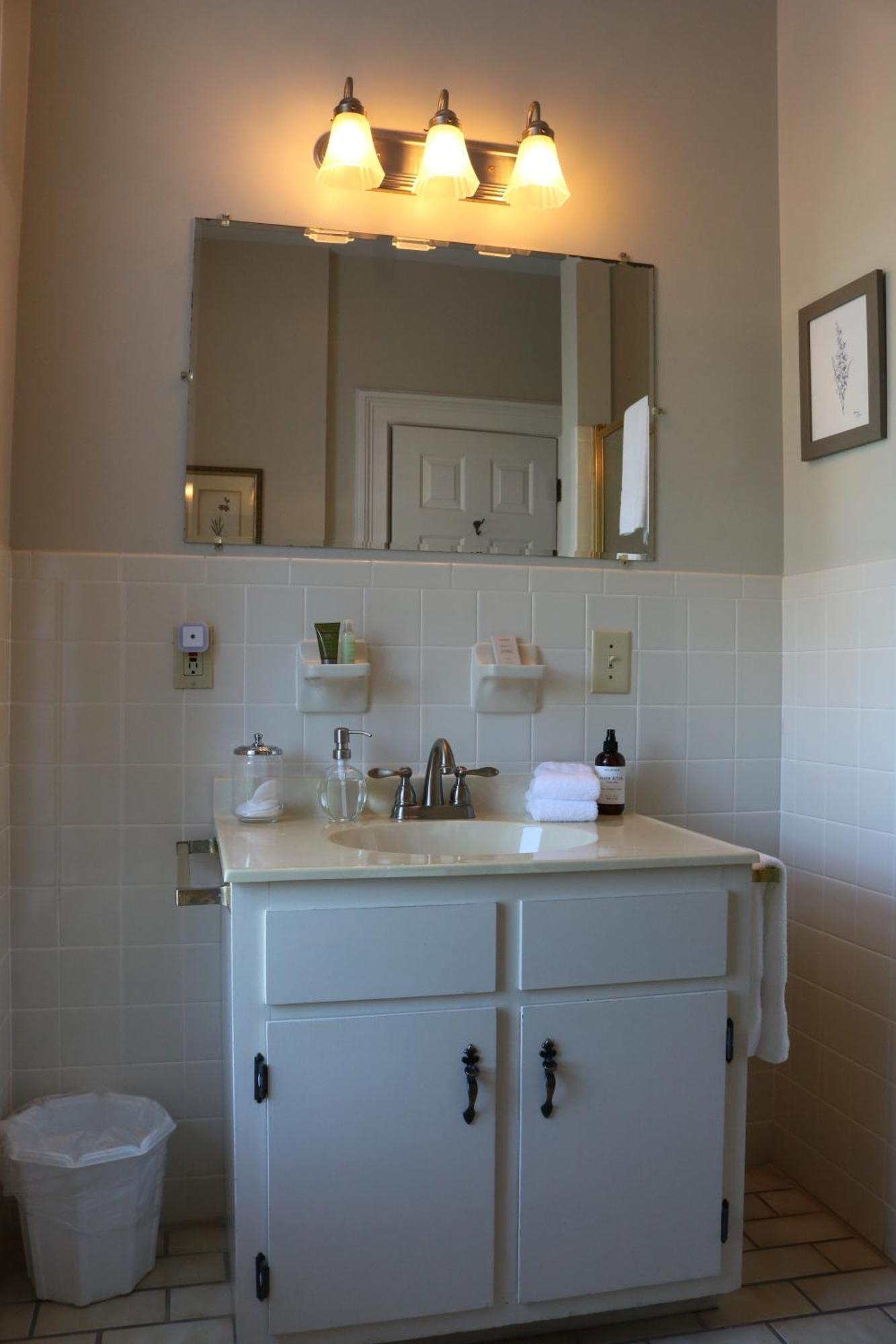 The Joshua Wilton House Hotel Harrisonburg Bagian luar foto